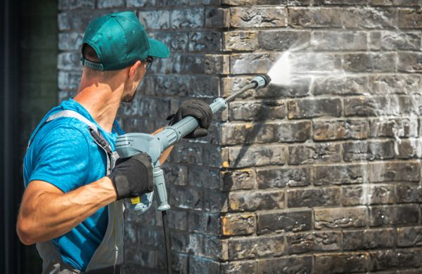 Commercial Building Washing in Gilroy