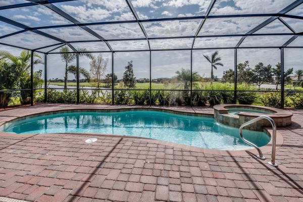 Cost of Pool Enclosure Cleaning in Gilroy