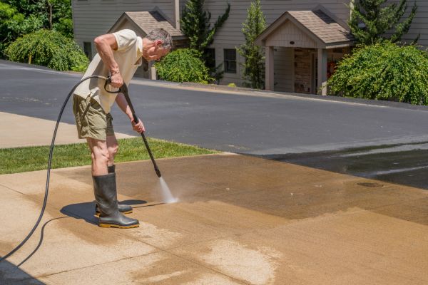 Concrete Pressure Cleaning in Gilroy