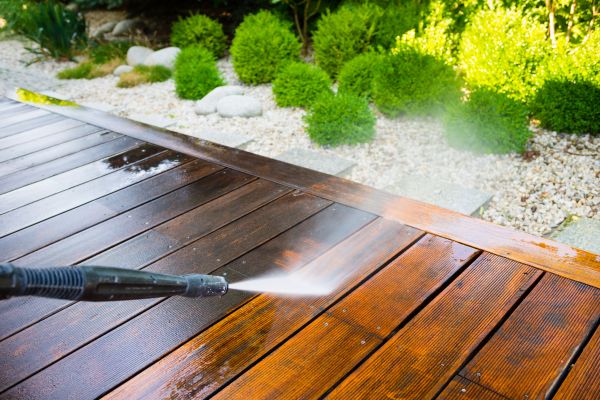 Deck Cleaning in Gilroy